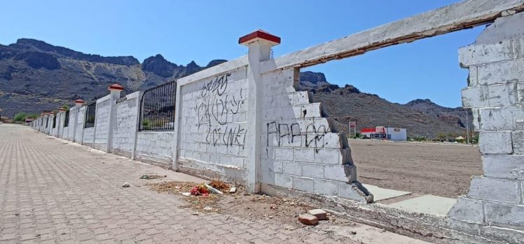 En Guaymas el Panteón Héroes Civiles se halla en decadencia