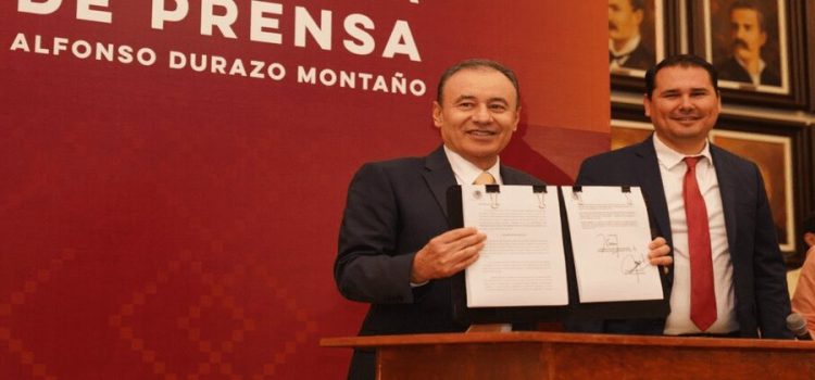 Firma Durazo iniciativa de ley de notarías