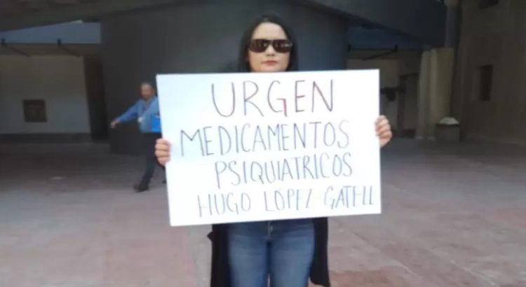 Aprovecha visita de Gatell para denunciar desabasto de medicamentos