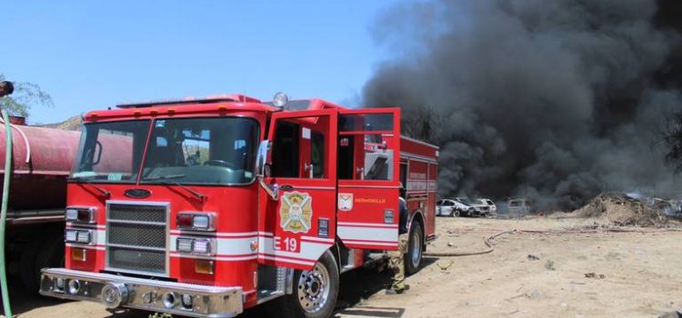 Explota trailer en carretera Hermosillo-Guaymas