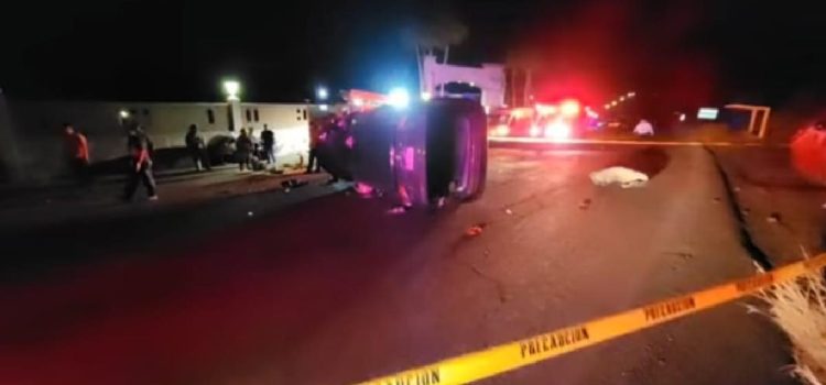 Hombre perdió la vida prensado en accidente carretero en Guaymas