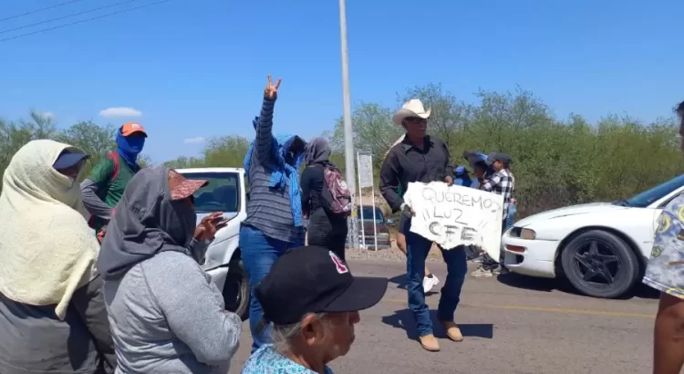 Tras casi seis días sin luz, en Guaymas cierran carretera en protesta
