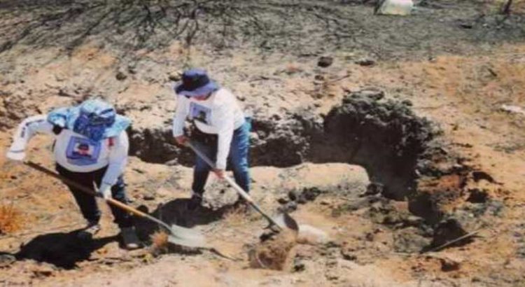 Madres buscadoras en Guaymas, hallan restos de 5 personas