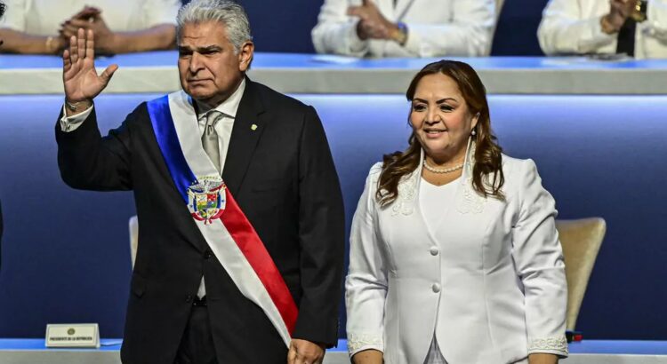 José Raúl Mulino asume la presidencia de Panamá con promesas de transformación económica y social