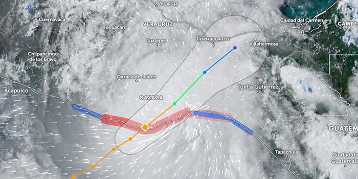 Alerta roja en Michoacán y Colima por tormenta tropical «John»