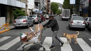 La pobreza en Argentina sube al 52.9% en medio de la crisis económica bajo el gobierno de Milei