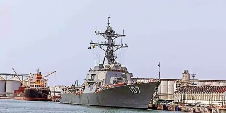 Atraca destructor estadouninse en el puerto de Veracruz